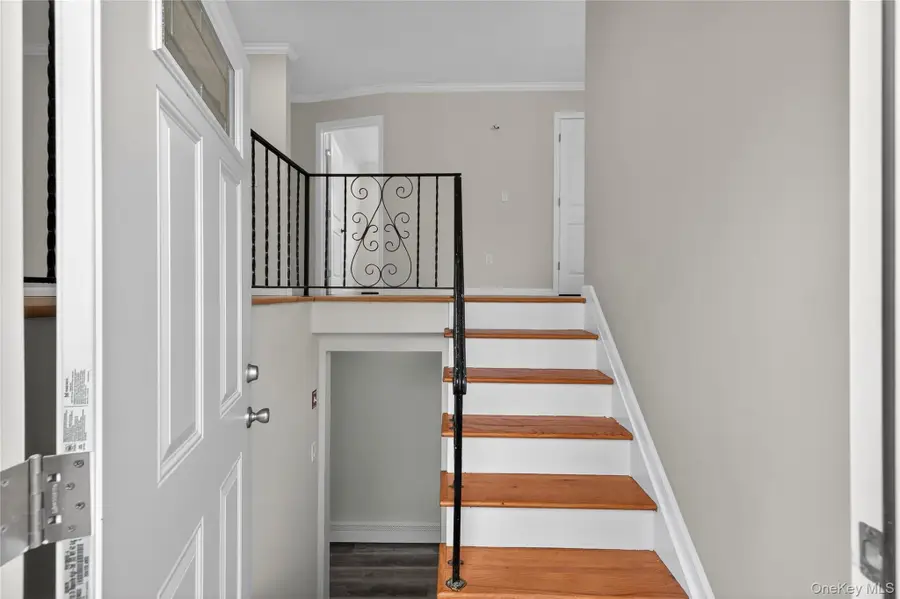 15 Lindsay Street, Huntington, NY 11743 - #3