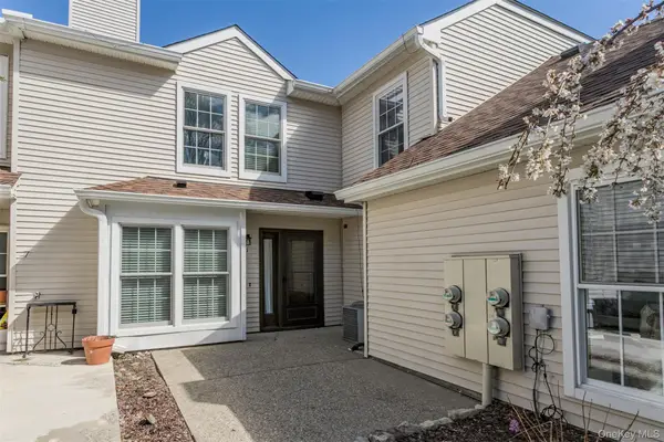 9 Olde Wagon Road, Warwick, NY 10990