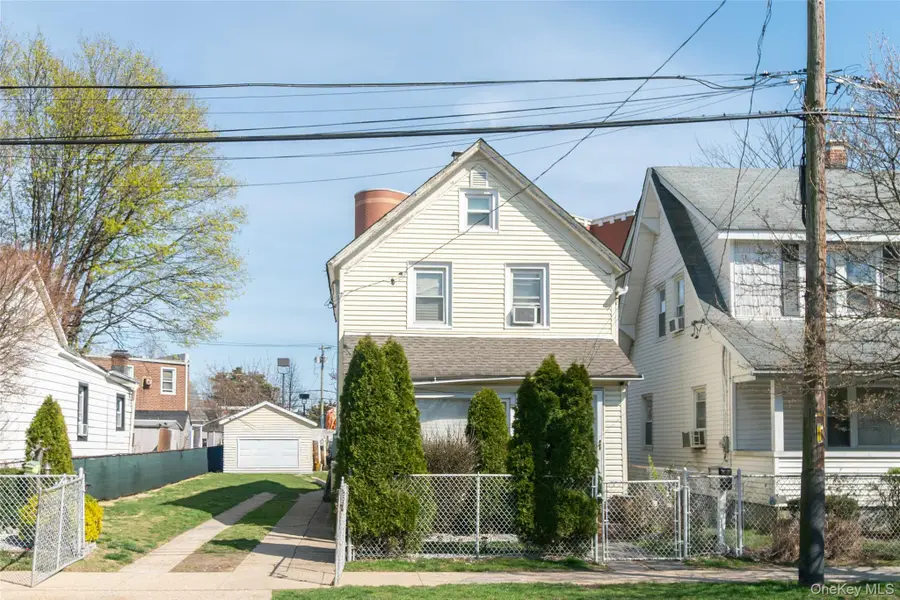 6 Linden Avenue, Hempstead, NY 11550 - #3