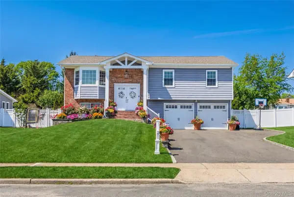 22 Marquette Drive, Smithtown, NY 11787