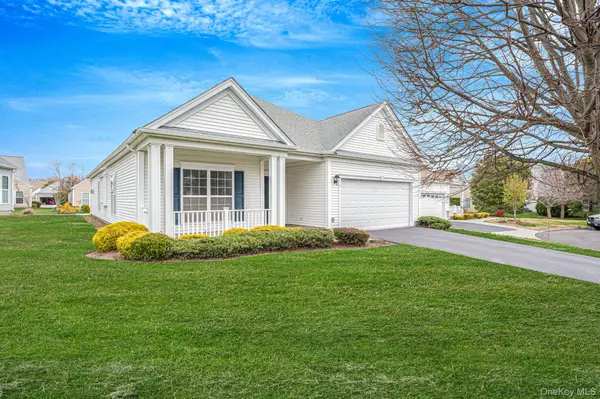 16 Oakhurst Court, Mount Sinai, NY 11766