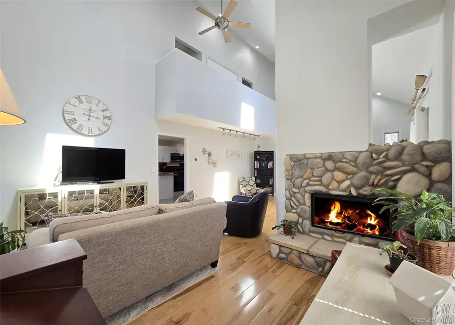 122 Curtis Drive, Sound Beach, NY 11789 - #3