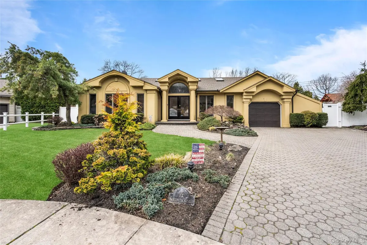 12 Kingswood Circle, Old Bethpage, NY 11804 - #1