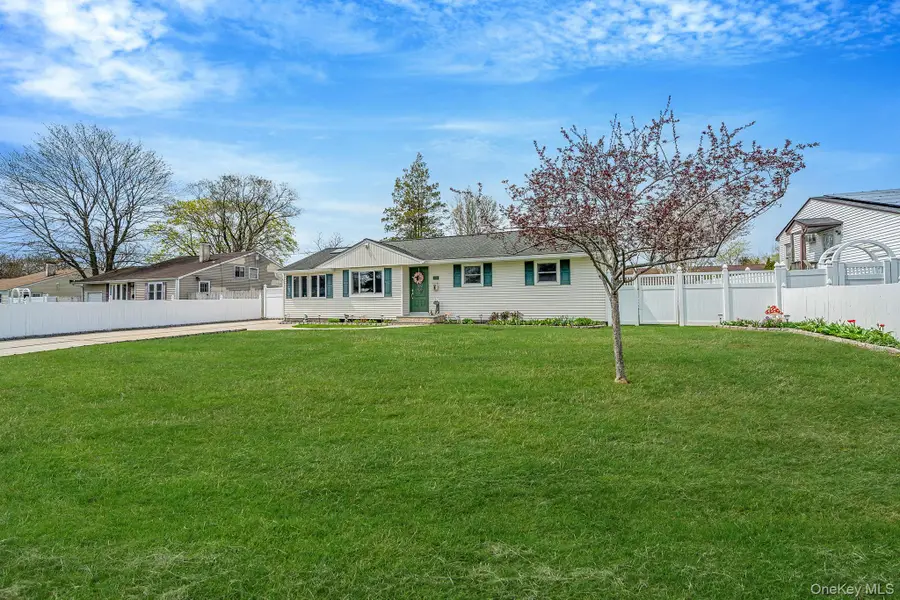 3114 Connecticut Avenue, Medford, NY 11763 - #2