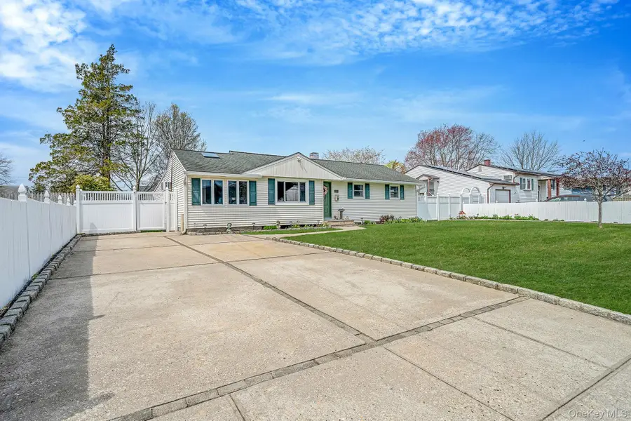 3114 Connecticut Avenue, Medford, NY 11763 - #3