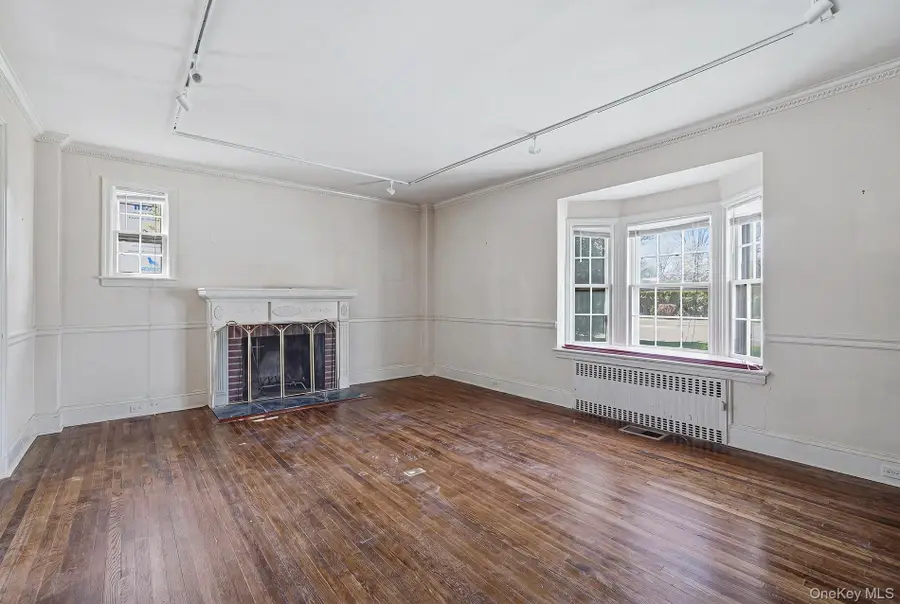 91 Port Washington Boulevard, Roslyn, NY 11576 - #3