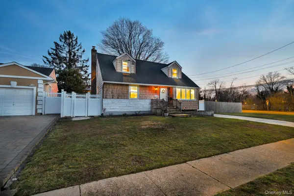 3768 Mansfield Drive, Seaford, NY 11783