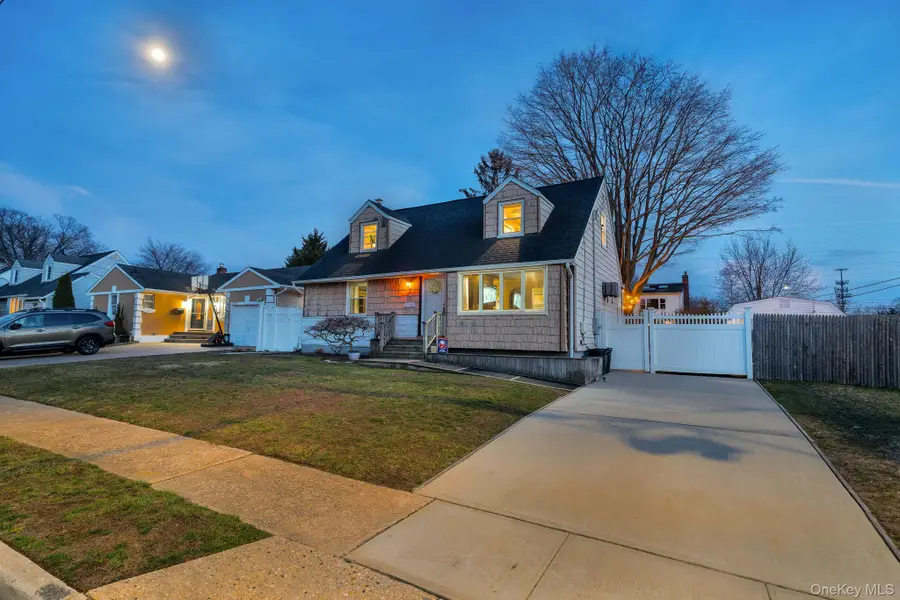 3768 Mansfield Drive, Seaford, NY 11783 - #3