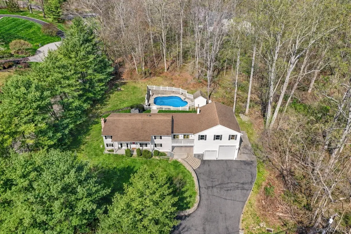4 Stuart Lane, Katonah, NY 10536 - #1