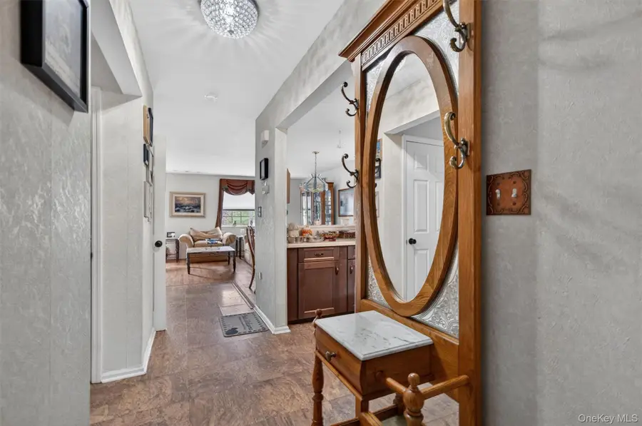 28 Lois Lane, Monroe, NY 10950 - #3