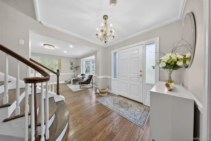 24 Wensley Drive, Great Neck, NY 11021 - #2