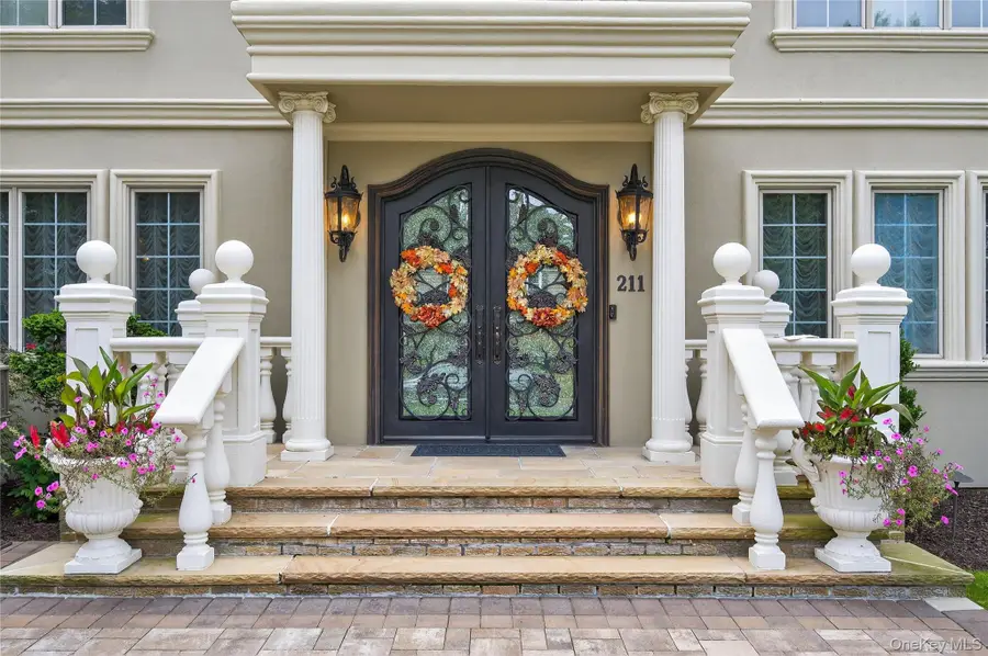 211 Hillturn Lane, Roslyn Heights, NY 11577 - #3