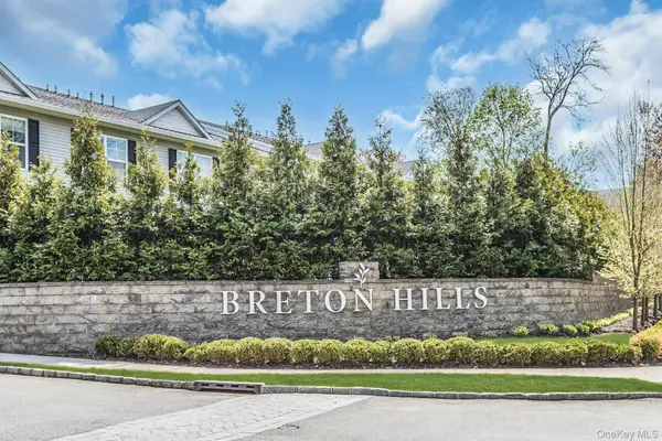 704 Breton Way #704, Glen Cove, NY 11542