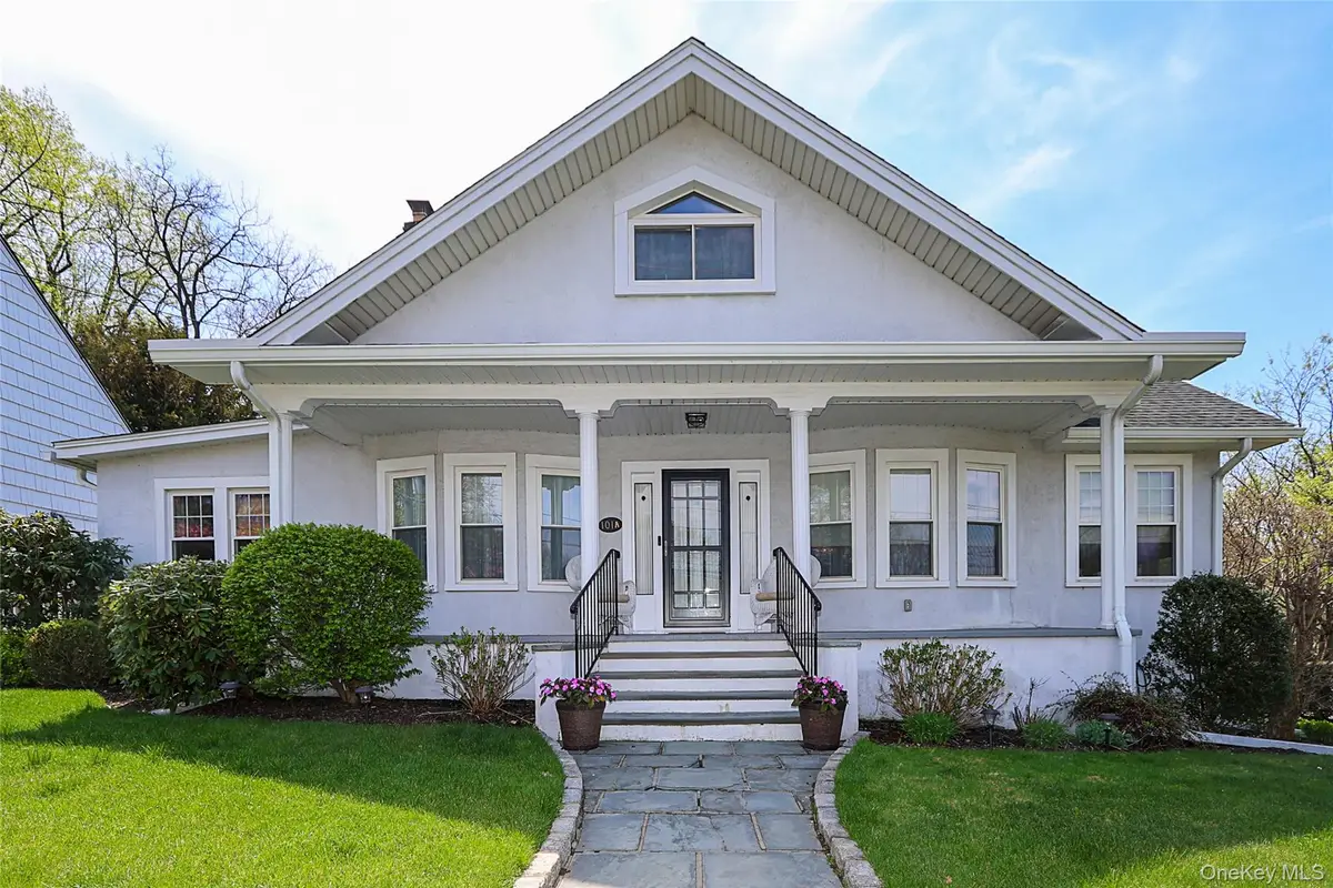 101A Glenwood Road, Glenwood Landing, NY 11547 - #1