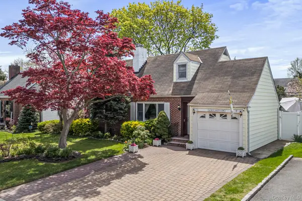 638 Lakeview Avenue, Rockville Centre, NY 11570