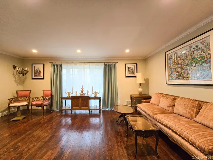 241-11 52 Avenue, Douglaston, NY 11362 - #2