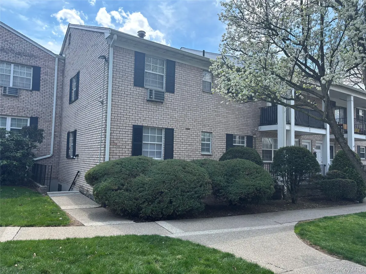 1 Doxbury Lane, Suffern, NY 10901 - #1