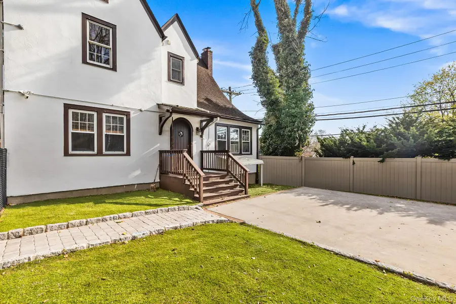 1 Spencer Court, Hartsdale, NY 10530 - #3