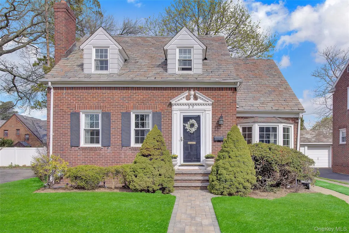 39 Cynthia Court, Hempstead, NY 11550 - #1