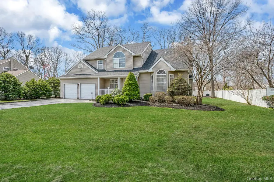 92 Old Selden Stage Road, Selden, NY 11784 - #2