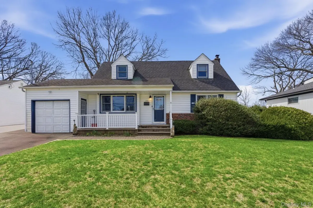 120 Willow Street, Massapequa Park, NY 11762 - #1