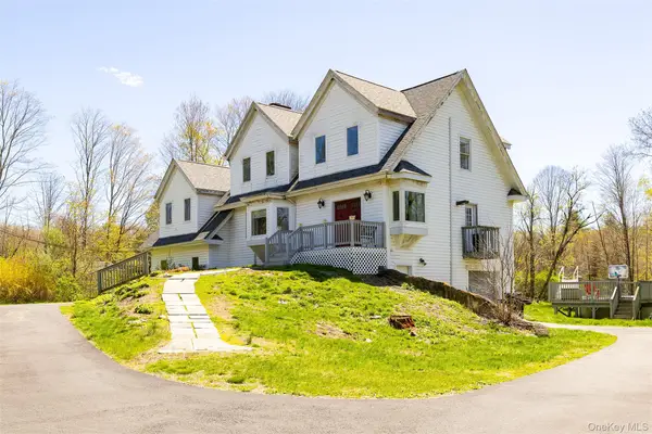 126 E Fallkill Road, Hyde Park, NY 12538