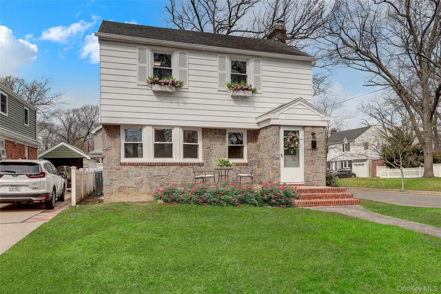 31 Carol Street, Lynbrook, NY 11563 - #3