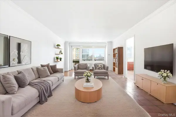 70-20 108 Street #6K, Forest Hills, NY 11375