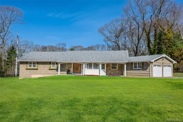 9 Weaver Lane, Dix Hills, NY 11746