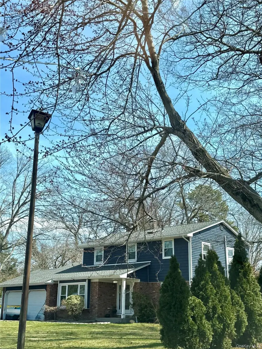 8 Chauncey Lane, Coram, NY 11727 - #3