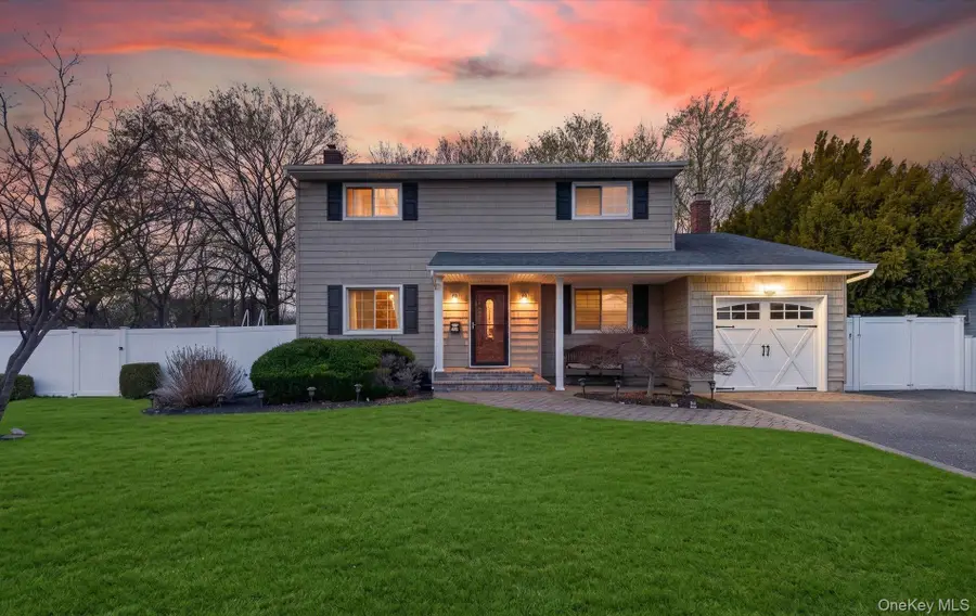 19 Shelton Court, Commack, NY 11725 - #2