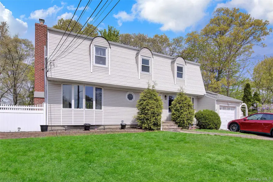 11 Hollo Drive, Holbrook, NY 11741 - #3