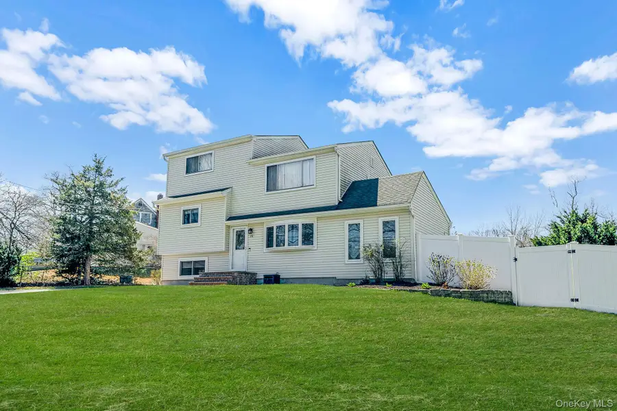 26 Carl Street, Ronkonkoma, NY 11779 - #2