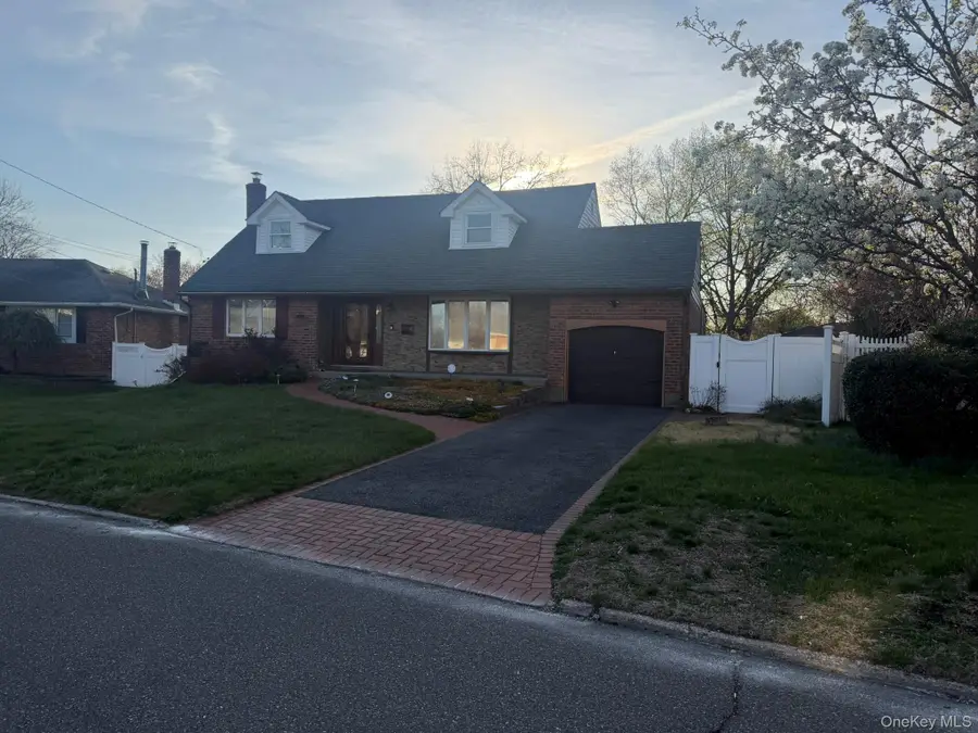 14 Grover Lane, East Northport, NY 11731 - #3