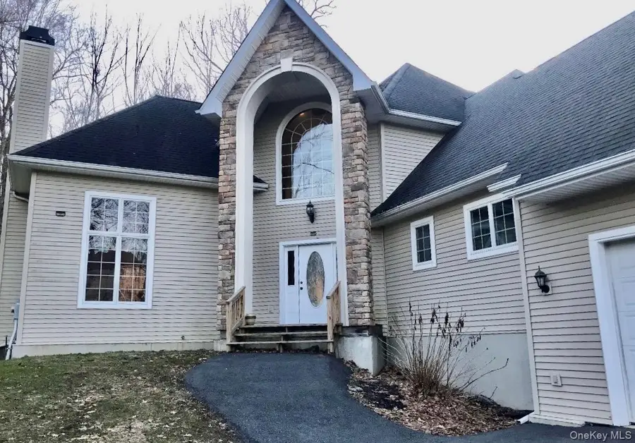 21 Huyler Drive, Hyde Park, NY 12538 - #2