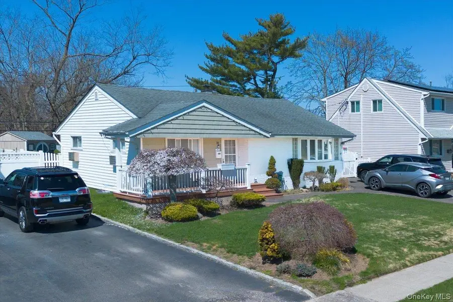 18 Seitz Drive, Bethpage, NY 11714 - #3