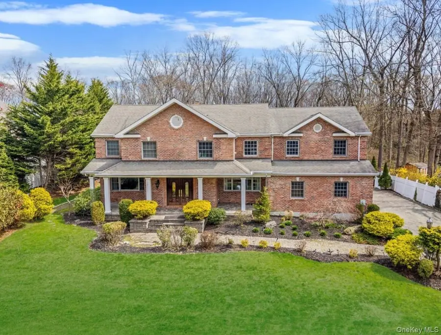 9 Arista Court, Dix Hills, NY 11746 - #2