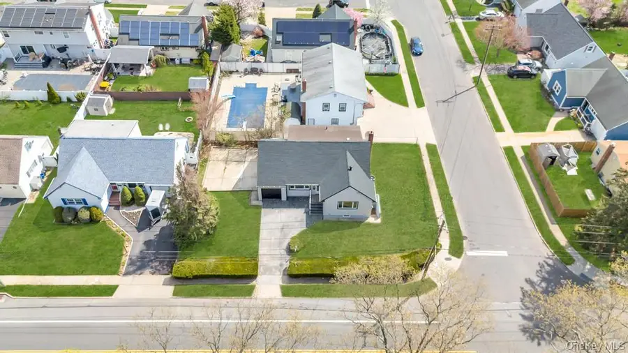 207 August Road, North Babylon, NY 11703 - #2