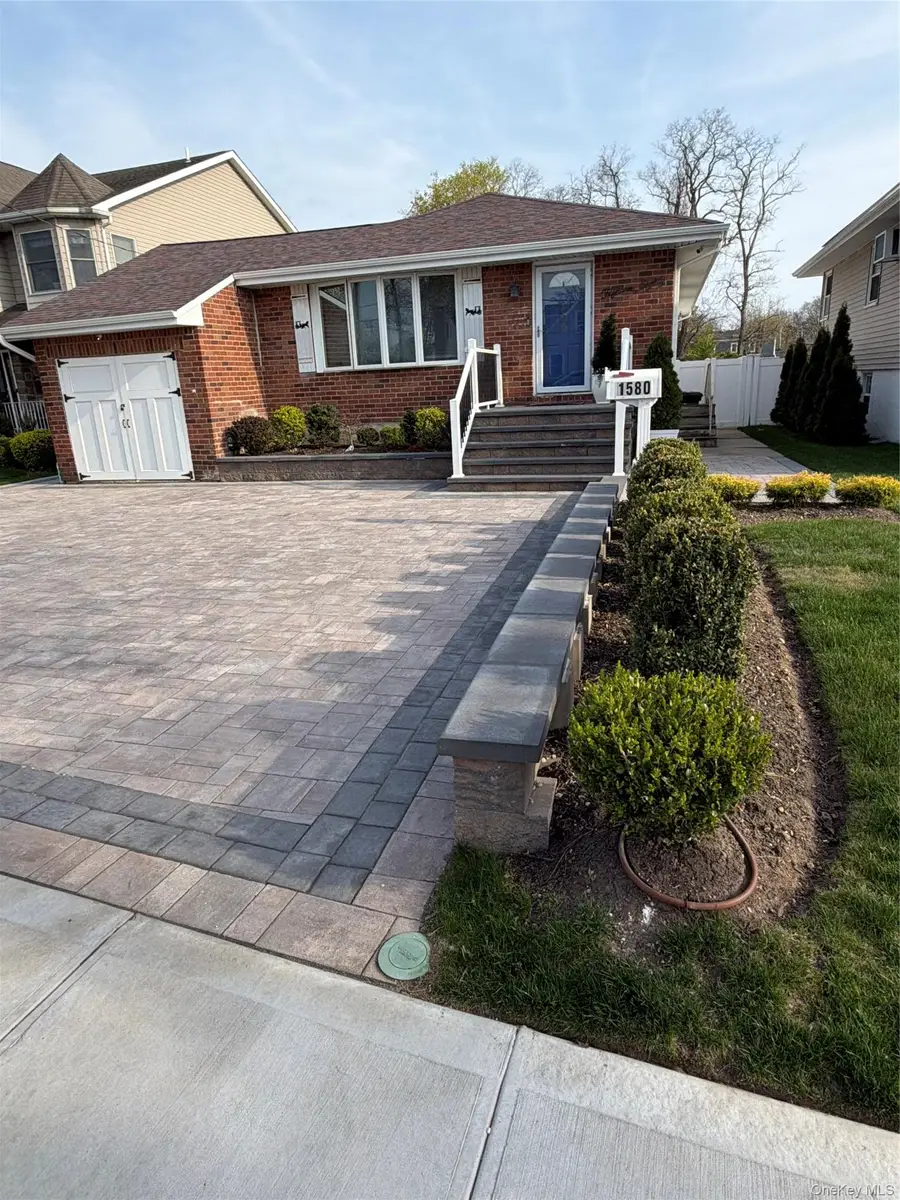 1580 N Jerusalem Road, Merrick, NY 11566 - #2