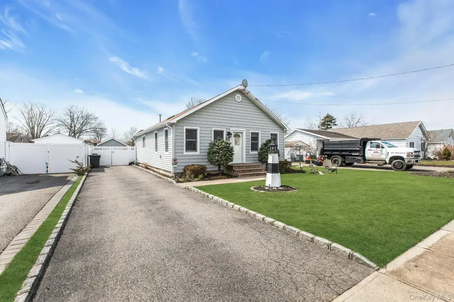 39 Ocean Avenue, Blue Point, NY 11715 - #2