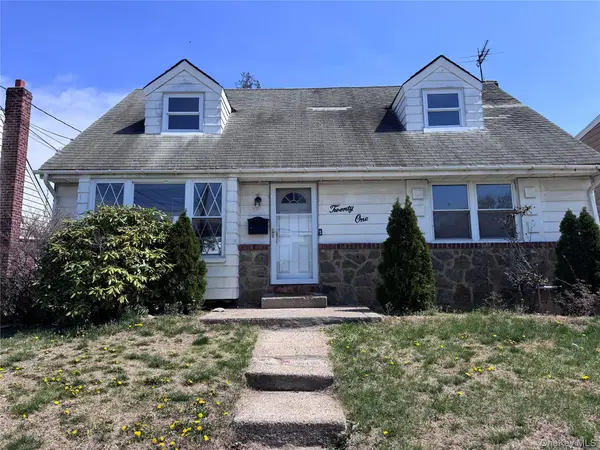 21 Boden Avenue, Valley Stream, NY 11580