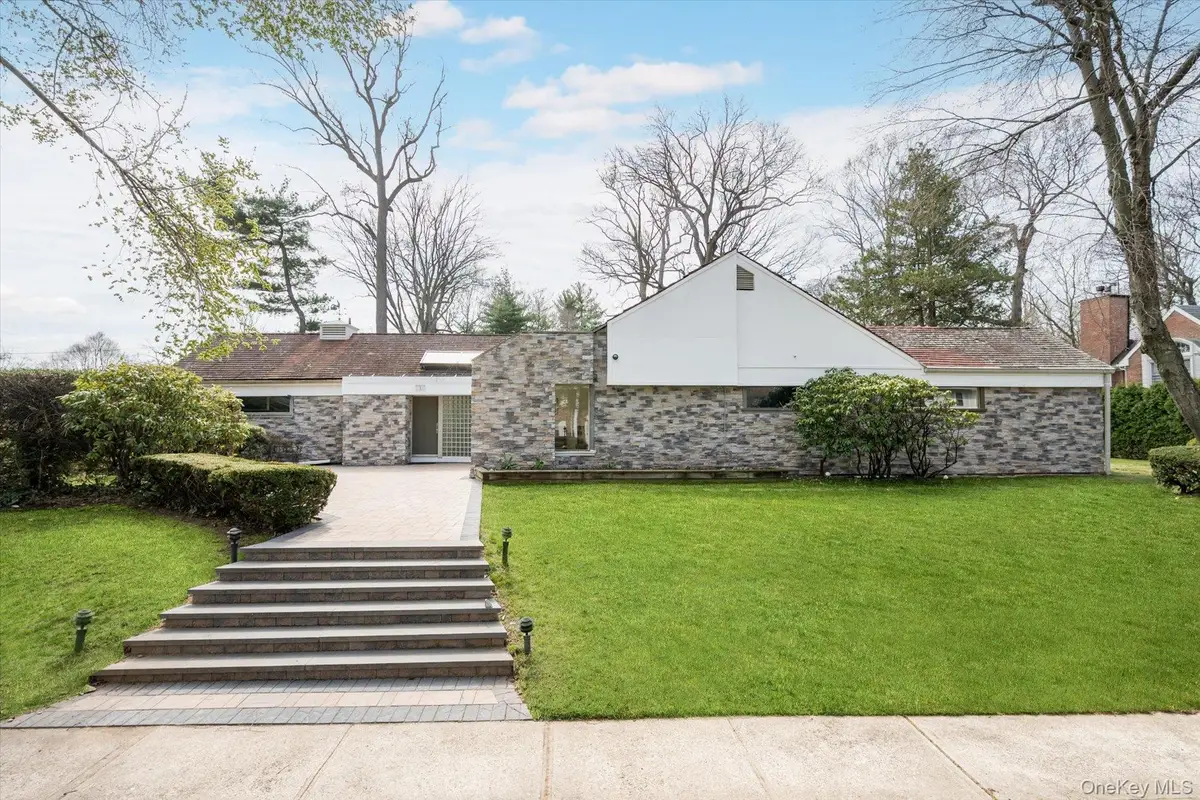 1 Somerset Drive N, Great Neck, NY 11020 - #1