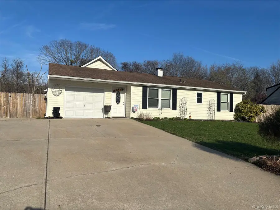 39 Sundial Lane, Bellport, NY 11713 - #2