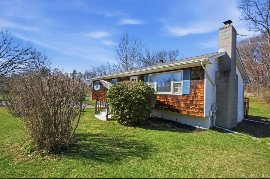 7 Woodland Circle, Hyde Park, NY 12538 - #3