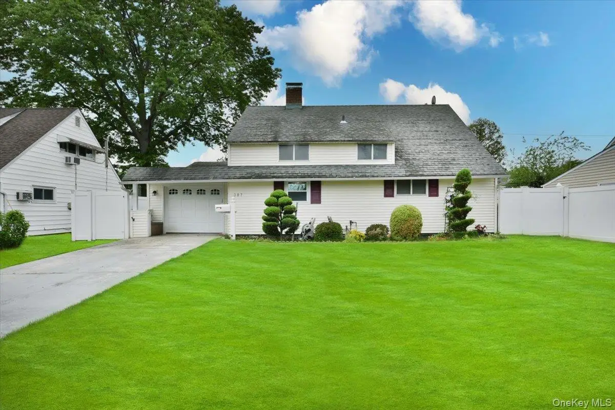 307 Blacksmith Road, Levittown, NY 11756 - #1