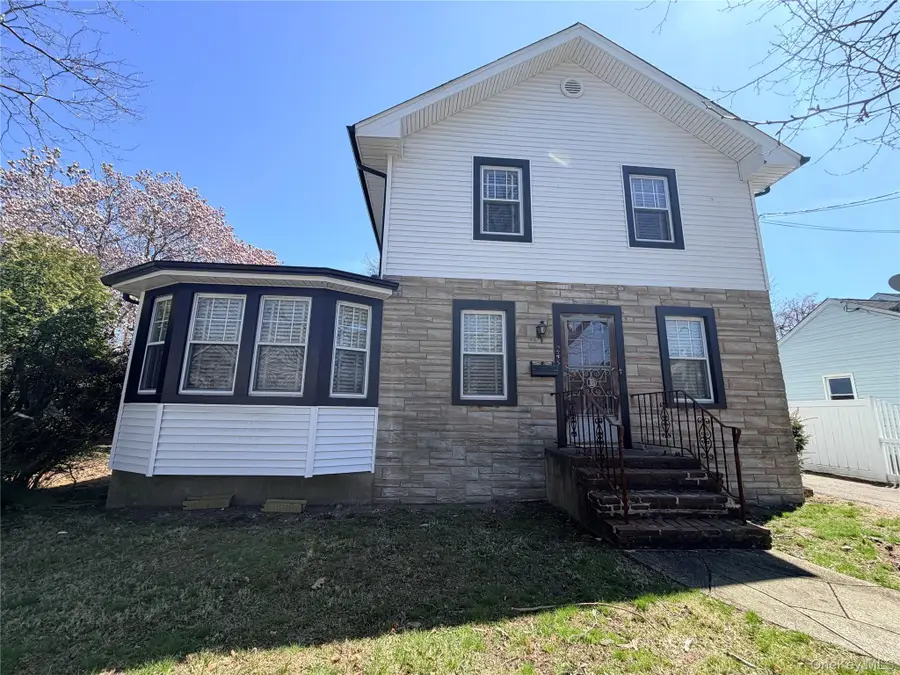 245 Woodbury Road, Hicksville, NY 11801 - #3