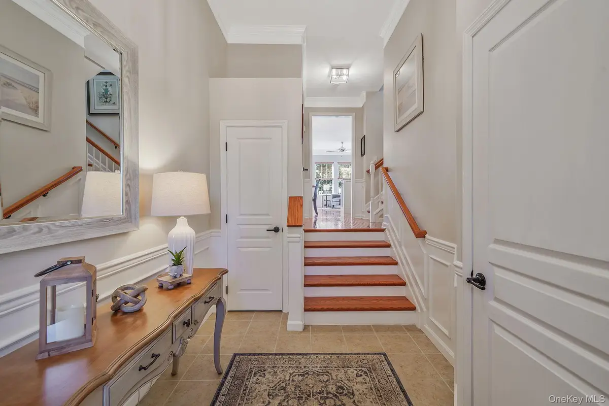 6 Sugar Pine Lane, Bay Shore, NY 11706 - #1