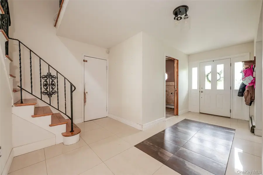 122 Clinton Avenue, Port Jefferson Station, NY 11776 - #2