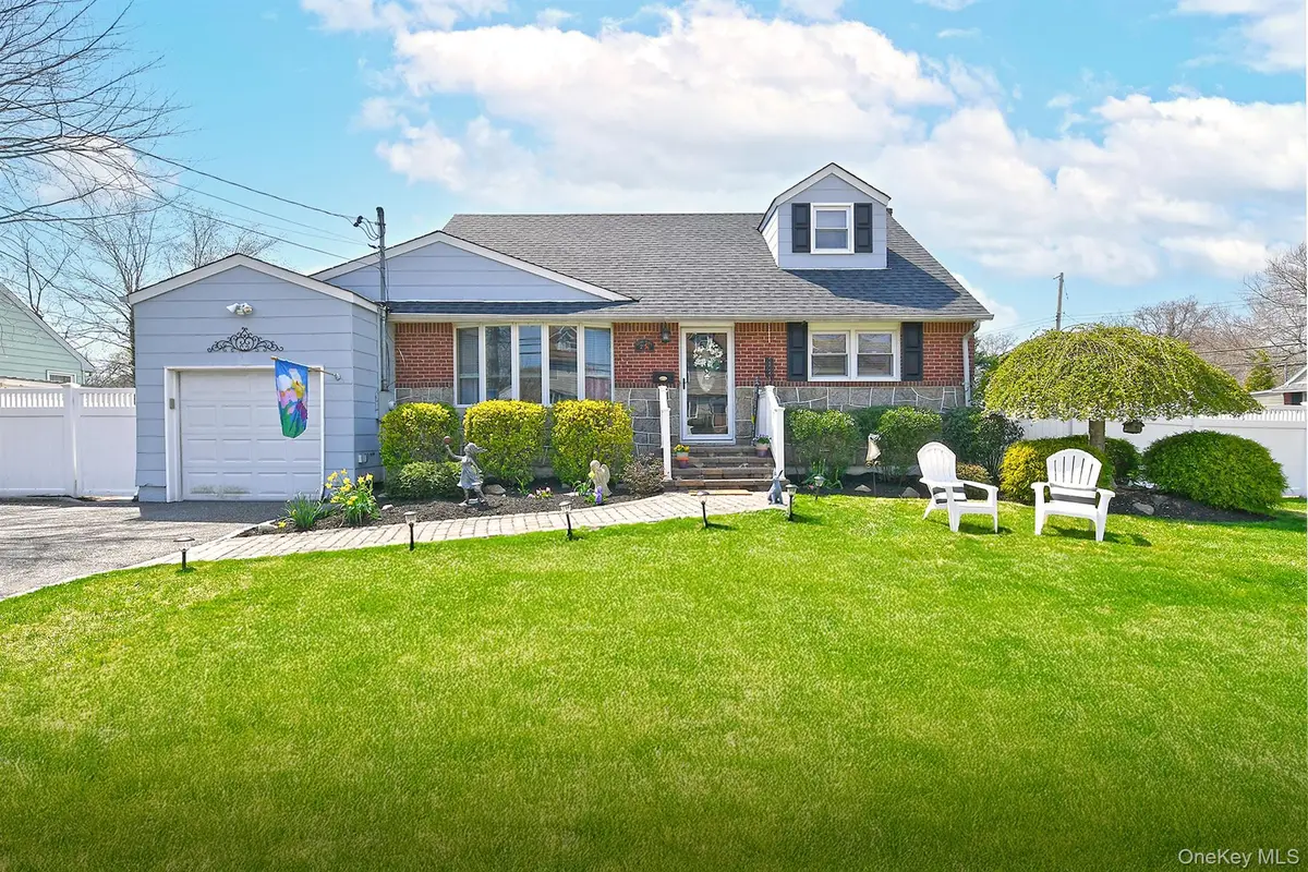 2 Keats Place, Greenlawn, NY 11740 - #1