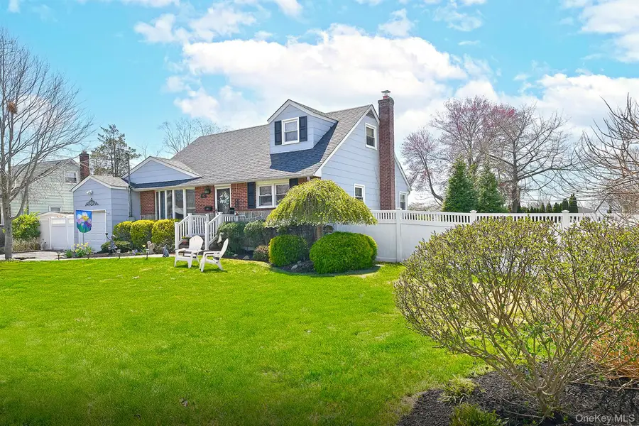 2 Keats Place, Greenlawn, NY 11740 - #2